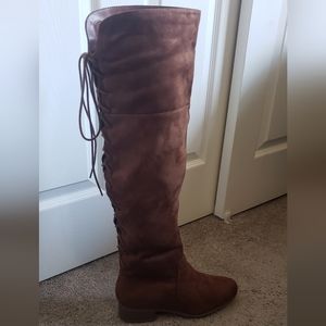 Sz 10 Tall lace up boots